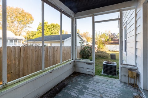 Tiny photo for 2204 Walnut Street, Murphysboro, IL 62966 (MLS # 12796567)