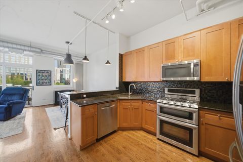Tiny photo for 950 W Monroe Street #401, Chicago, IL 60607 (MLS # 12626565)