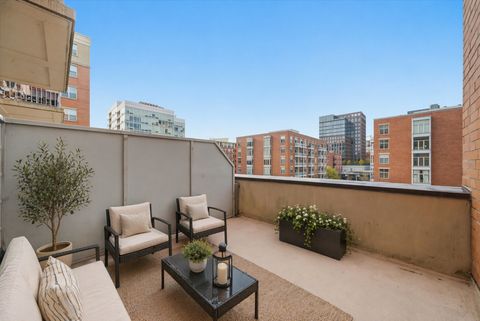 Tiny photo for 950 W Monroe Street #401, Chicago, IL 60607 (MLS # 12626565)