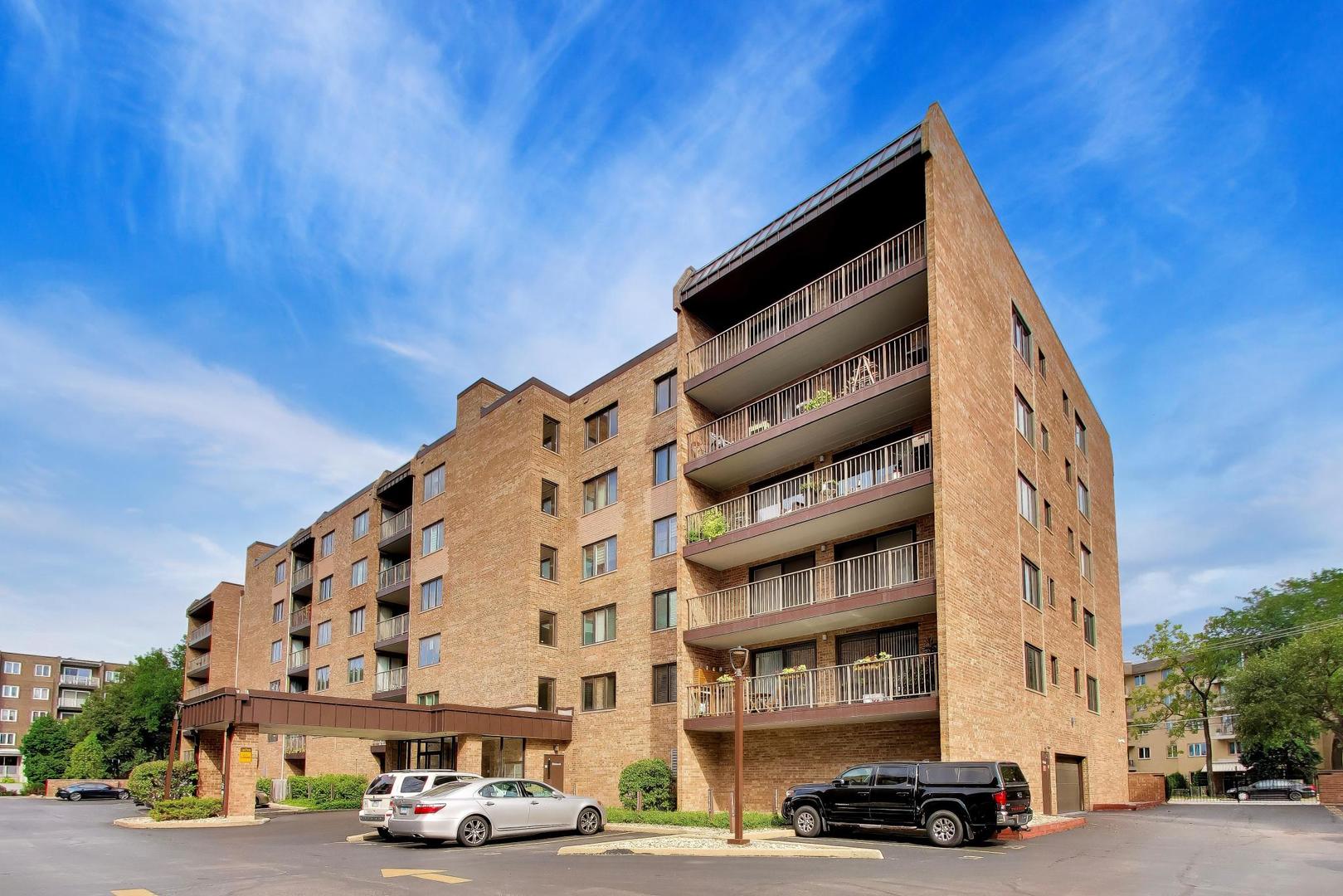 901 Center Street 403
