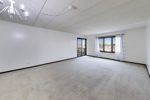 Tiny photo for 901 Center Street #403, Des Plaines, IL 60016 (MLS # 12748177)