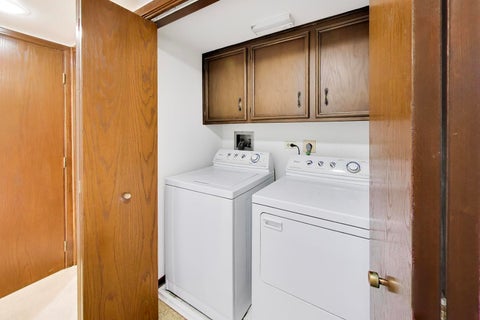 Tiny photo for 901 Center Street #403, Des Plaines, IL 60016 (MLS # 12748177)