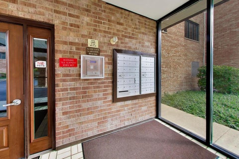 Tiny photo for 901 Center Street #403, Des Plaines, IL 60016 (MLS # 12748177)