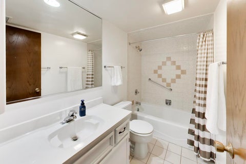 Tiny photo for 901 Center Street #403, Des Plaines, IL 60016 (MLS # 12748177)