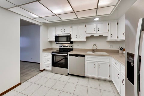 Tiny photo for 901 Center Street #403, Des Plaines, IL 60016 (MLS # 12748177)