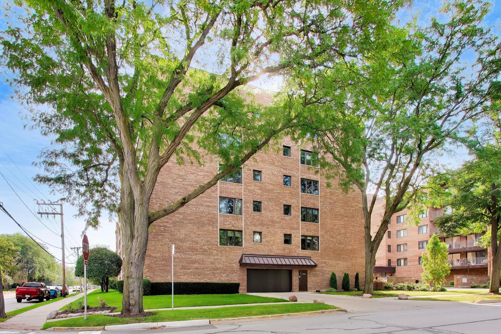 901 Center Street 403