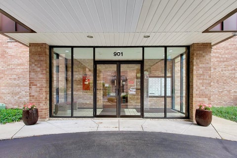 Tiny photo for 901 Center Street #403, Des Plaines, IL 60016 (MLS # 12748177)