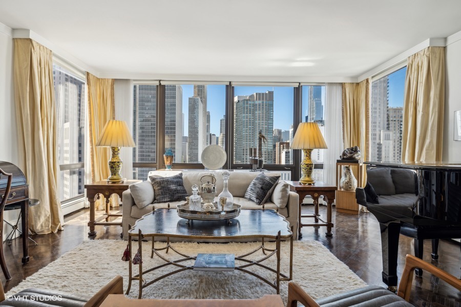 100 E Bellevue Place 26D