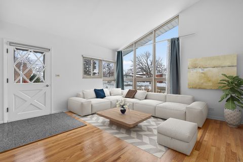 Tiny photo for 8516 W Normal Avenue, Niles, IL 60714 (MLS # 12526277)