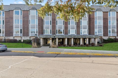 Photo of 500 Thames Parkway #3G, Park Ridge, IL 60068 (MLS # 12578736)