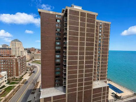 Tiny photo for 6301 N SHERIDAN Road #15B, Chicago, IL 60660 (MLS # 12627126)