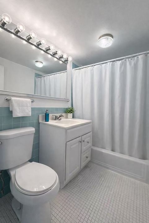 Tiny photo for 6301 N SHERIDAN Road #15B, Chicago, IL 60660 (MLS # 12627126)