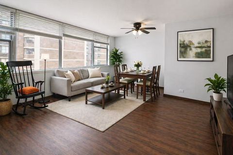 Tiny photo for 6301 N SHERIDAN Road #15B, Chicago, IL 60660 (MLS # 12627126)