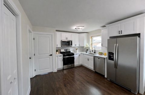 Tiny photo for 12401 Justine Street, Calumet Park, IL 60827 (MLS # 12604685)