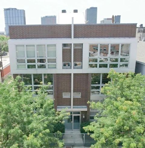 1327 W GRAND Avenue 2W Chicago IL 60642