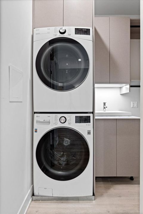 Tiny photo for 3205 N Kildare Avenue, Chicago, IL 60641 (MLS # 12497076)