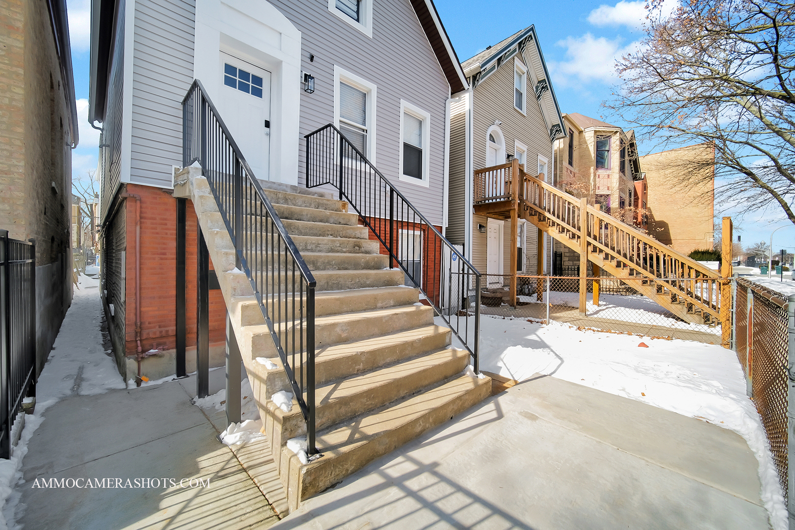 814 S Leavitt Street