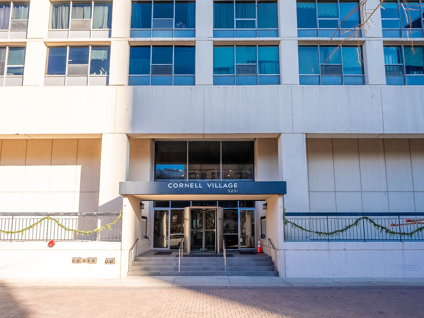 5201 S Cornell Avenue 4B