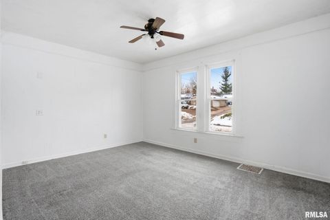 Tiny photo for 1306 17TH Street, Moline, IL 61265 (MLS # QC4270014)