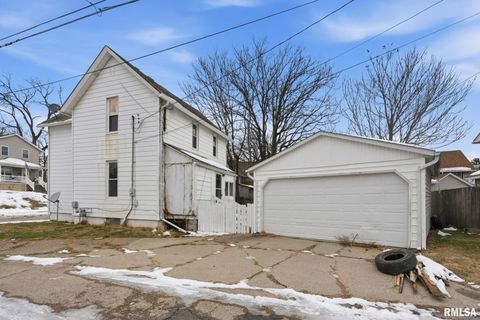 Tiny photo for 1306 17TH Street, Moline, IL 61265 (MLS # QC4270014)