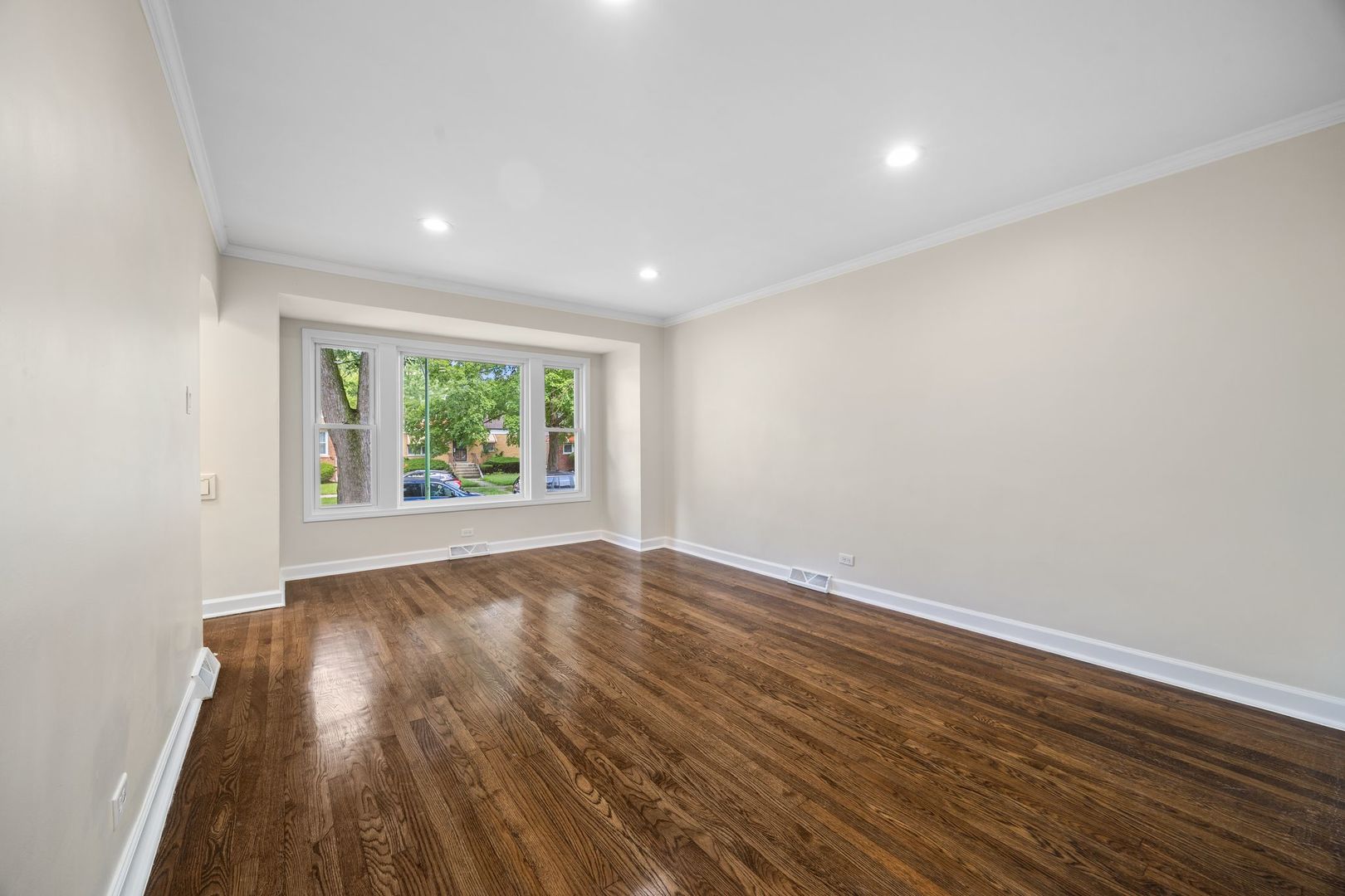 443 W 126th Place