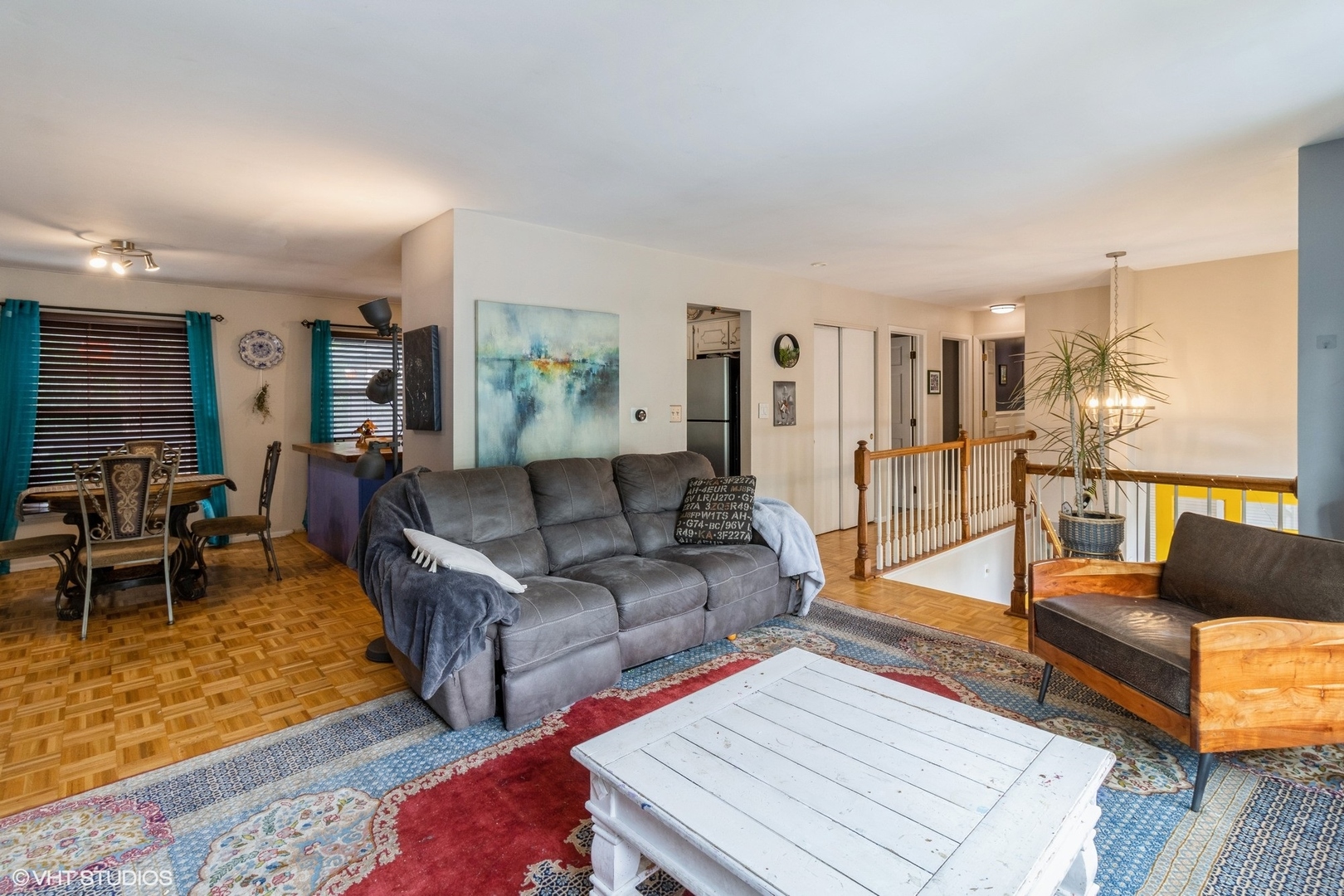 618 W BURR OAK Drive