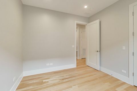 Tiny photo for 4135 N Kenmore Avenue #2S, Chicago, IL 60613 (MLS # 12523910)