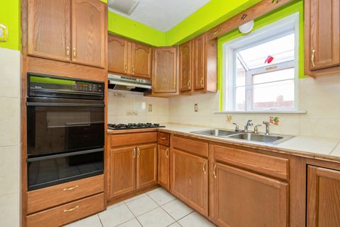 Tiny photo for 8834 S Oglesby Avenue, Chicago, IL 60617 (MLS # 12507983)