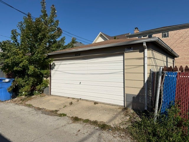 4014 N Leclaire Avenue