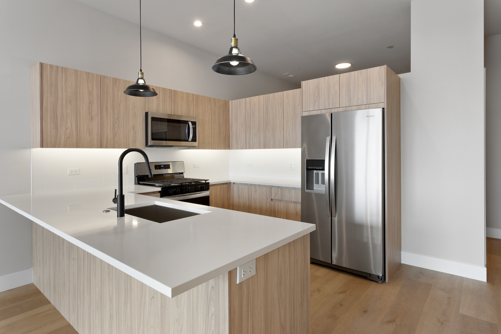 2505 W Farragut Avenue 407