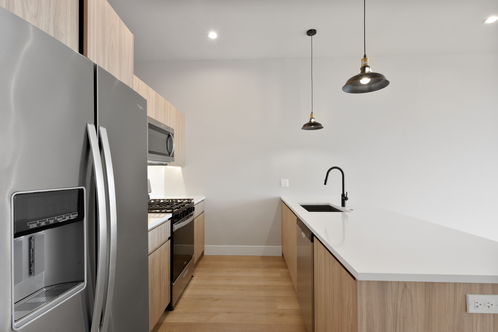 2505 W Farragut Avenue 407