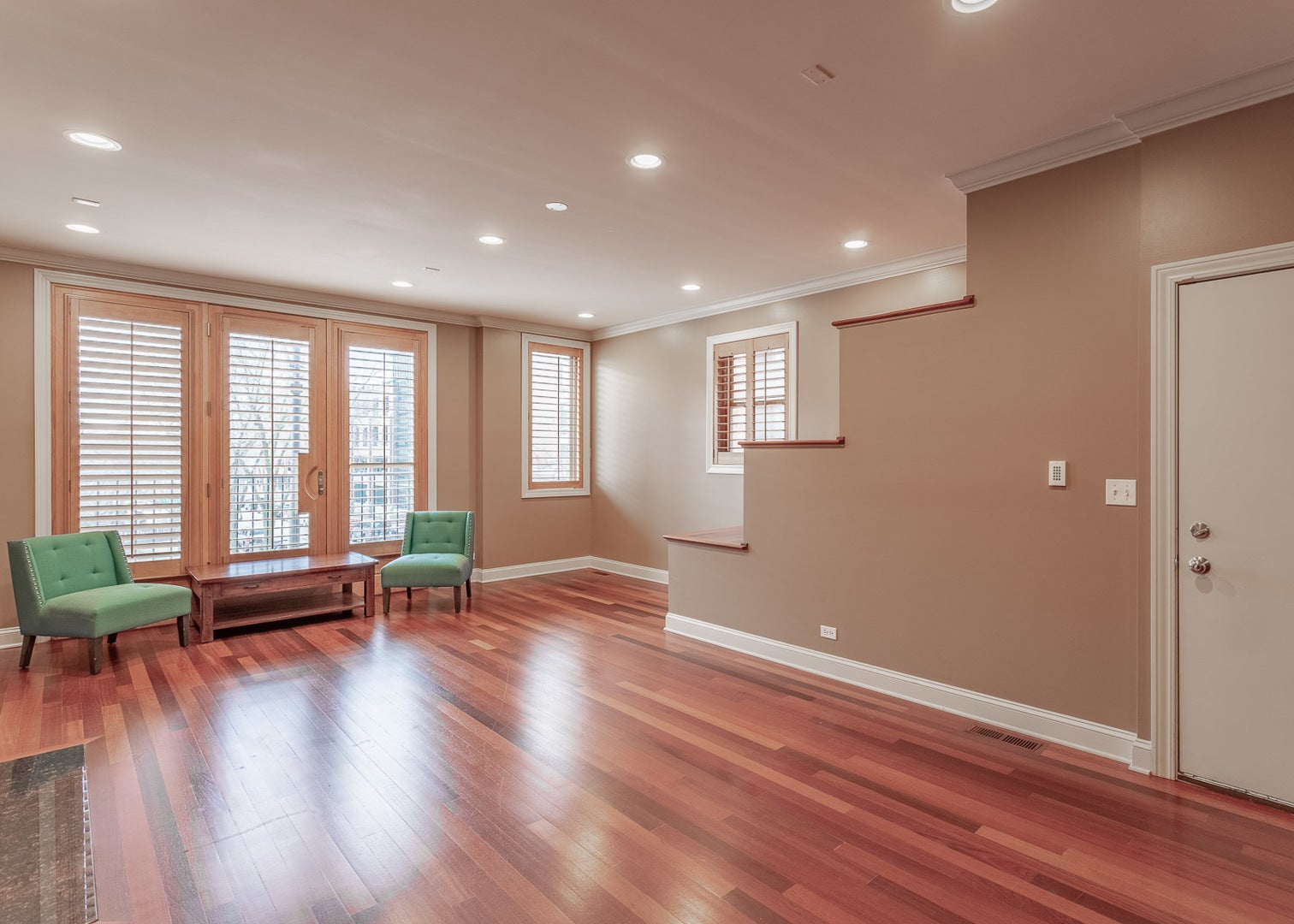 1126 W Fullerton Avenue 2