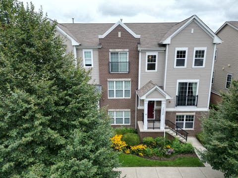 Photo of 1208 Harding Avenue, Des Plaines, IL 60016 (MLS # 12728029)