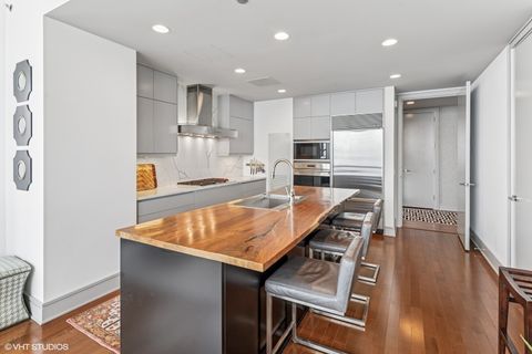 Tiny photo for 401 N Wabash Avenue #54E, Chicago, IL 60611 (MLS # 12523929)