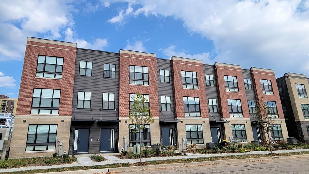 Photo for 373 Summit Circle, Lombard, IL 60148 (MLS # 12504566)