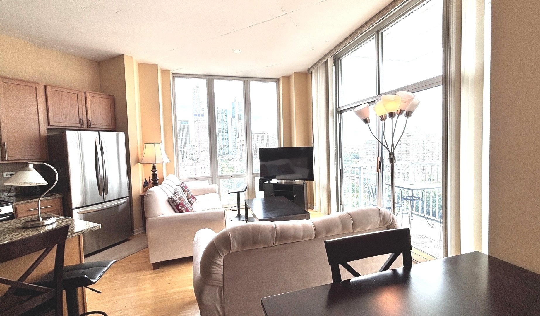 1600 S Indiana Avenue 1208