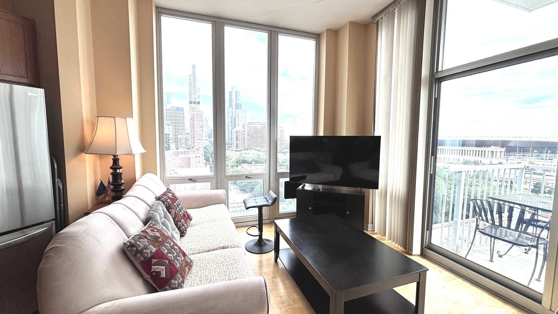 1600 S Indiana Avenue 1208