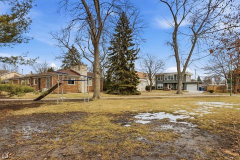 Tiny photo for 6310 N La Crosse Avenue, Chicago, IL 60646 (MLS # 12569479)