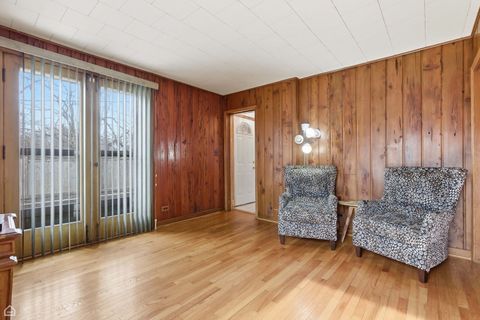 Tiny photo for 6310 N La Crosse Avenue, Chicago, IL 60646 (MLS # 12569479)