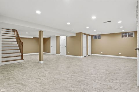 Tiny photo for 6310 N La Crosse Avenue, Chicago, IL 60646 (MLS # 12569479)