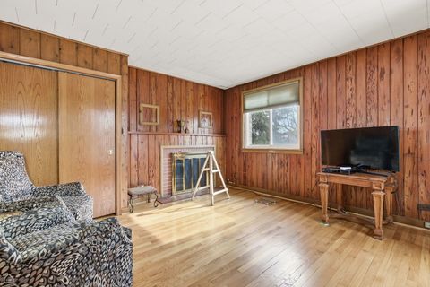 Tiny photo for 6310 N La Crosse Avenue, Chicago, IL 60646 (MLS # 12569479)