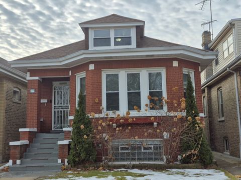 4855 W Argyle Street Chicago IL 60630