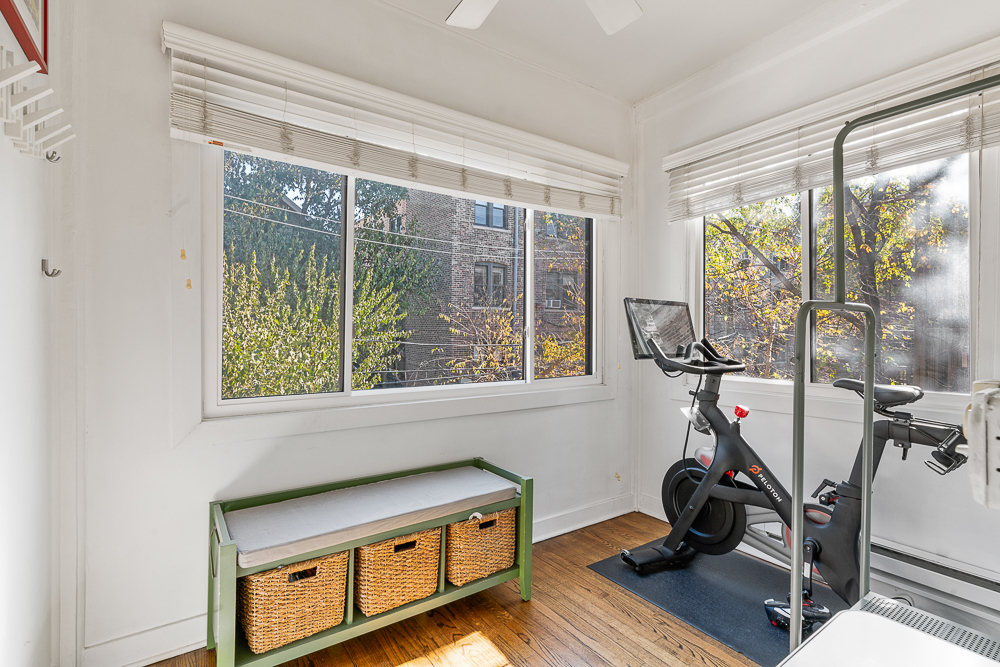 Chicago, Illinois 60657, United States, 2 Bedrooms Bedrooms, ,2 BathroomsBathrooms,Residential,Contingent,247804