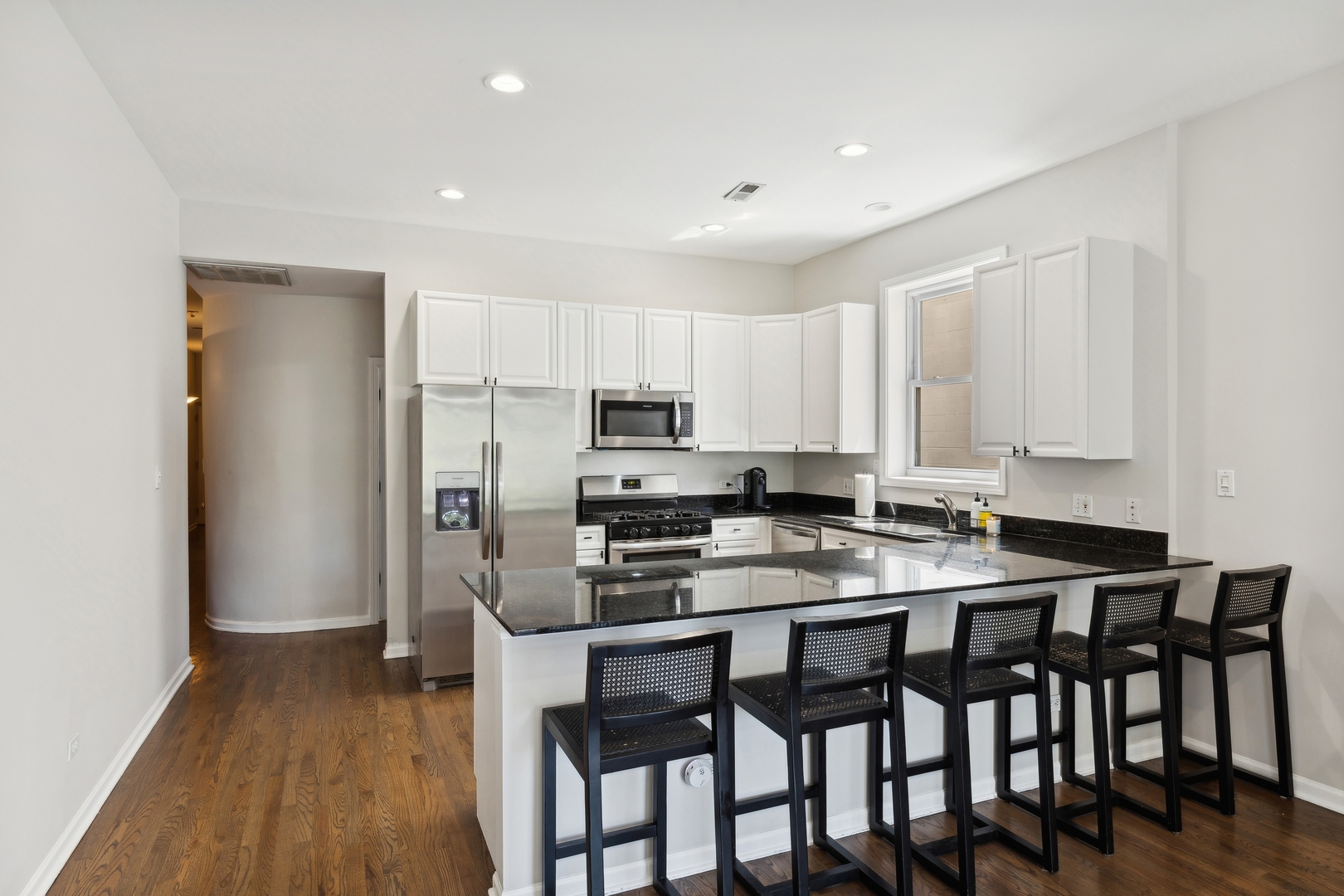 1730 W DIVERSEY Parkway 2E