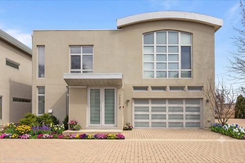 Photo of 2009 Skyelar Court, Highland Park, IL 60035 (MLS # 12613254)