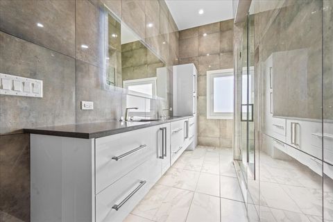 Tiny photo for 2009 Skyelar Court, Highland Park, IL 60035 (MLS # 12613254)