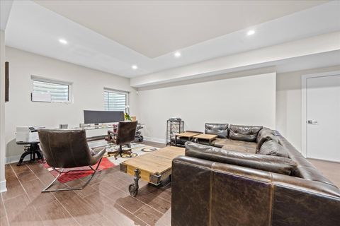 Tiny photo for 2009 Skyelar Court, Highland Park, IL 60035 (MLS # 12613254)