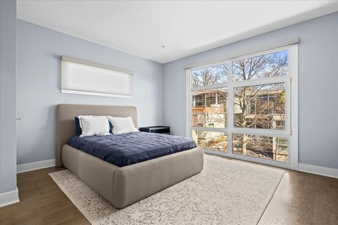 Tiny photo for 2009 Skyelar Court, Highland Park, IL 60035 (MLS # 12613254)