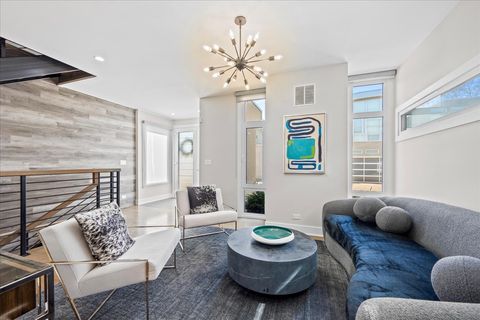 Tiny photo for 2009 Skyelar Court, Highland Park, IL 60035 (MLS # 12613254)