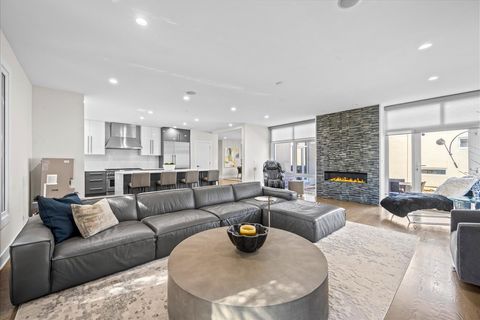 Tiny photo for 2009 Skyelar Court, Highland Park, IL 60035 (MLS # 12613254)